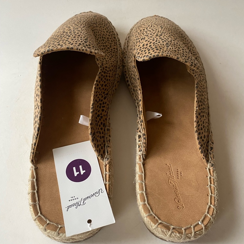 NWT Slip ons - Picture 5 of 5